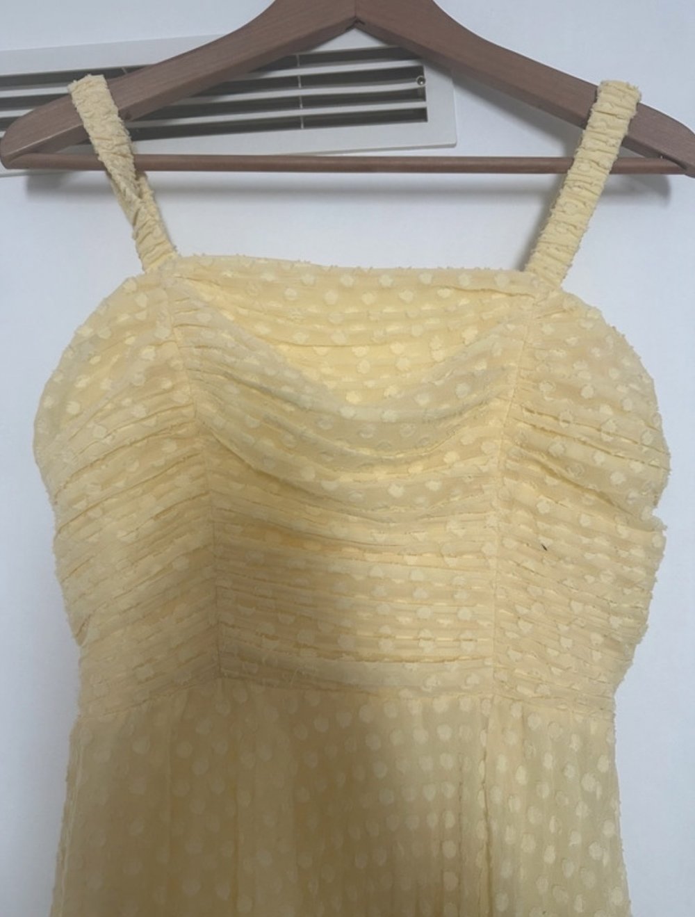 gelbes Abendkleid