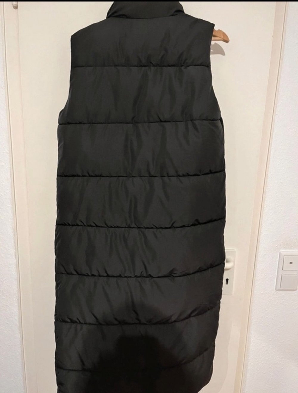 Schwarze Weste