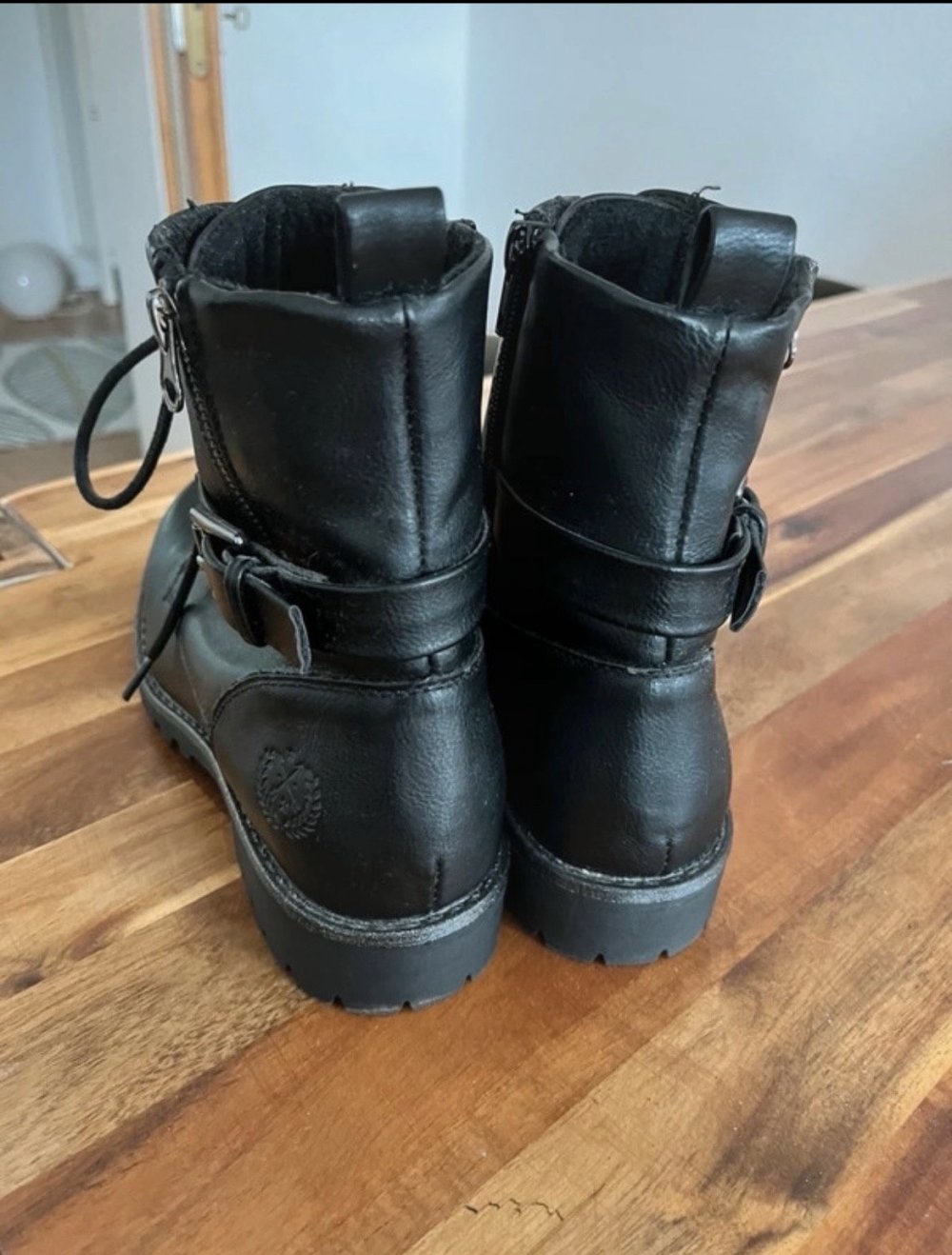 Boots schwarz