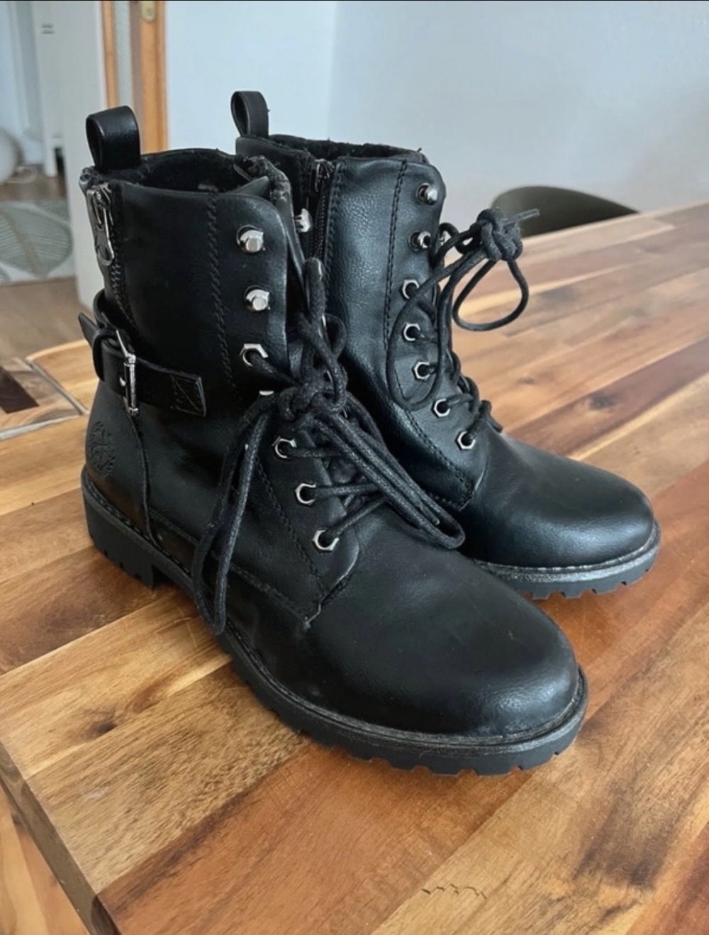 Boots schwarz