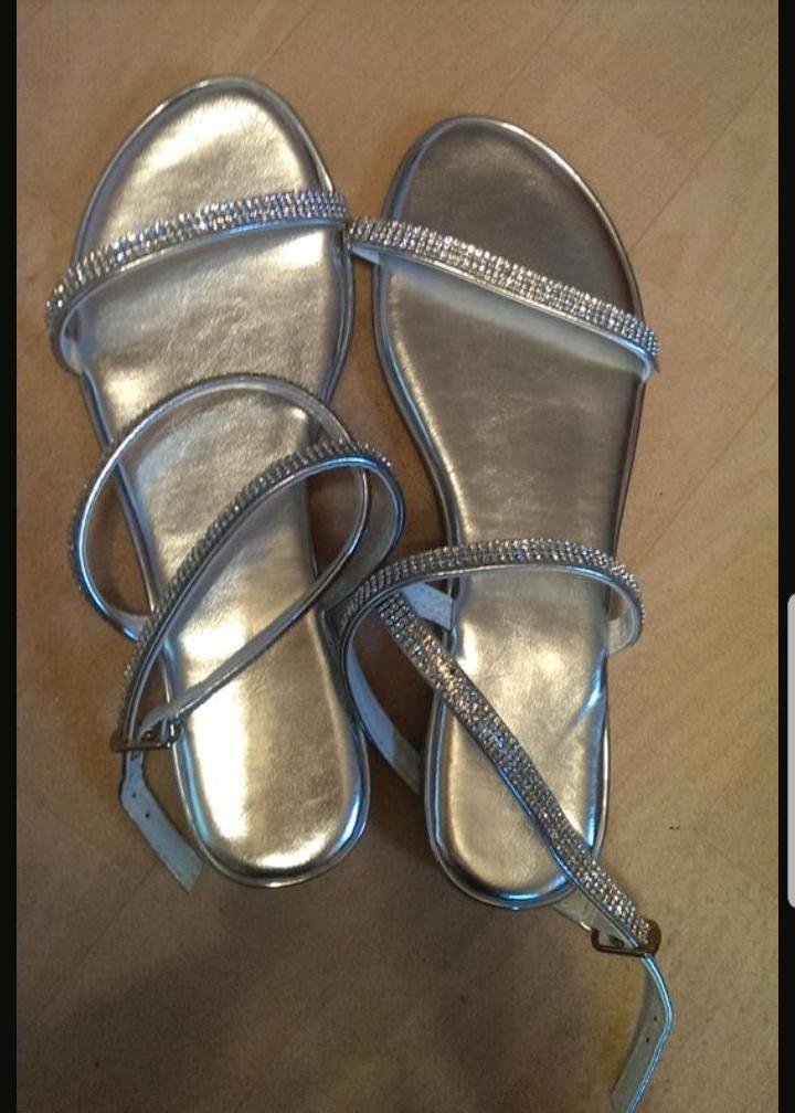 Sandalen - NEU