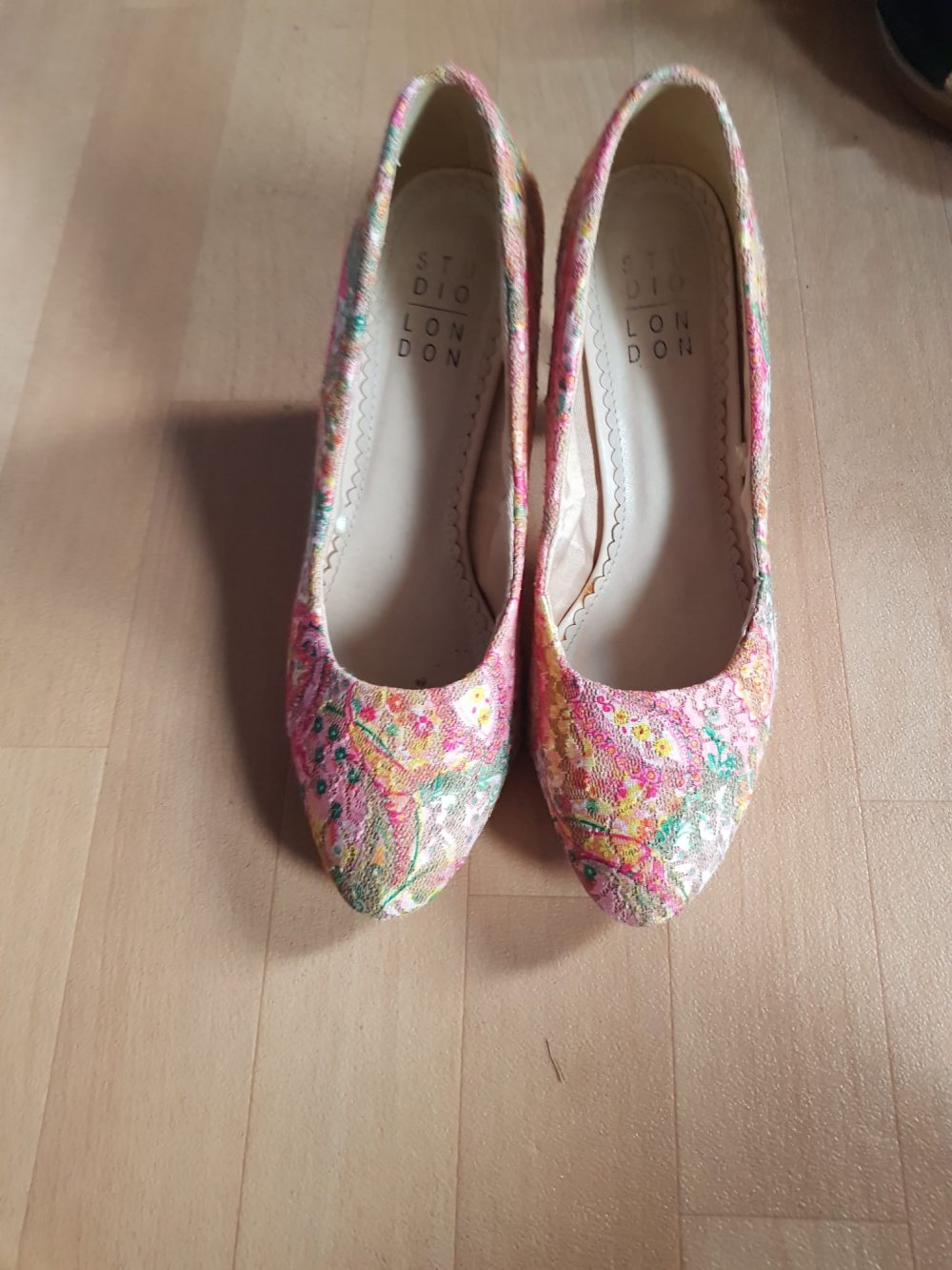 bunte Pumps