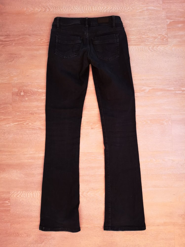 Dunkelblaue Bootcut-Jeans 
