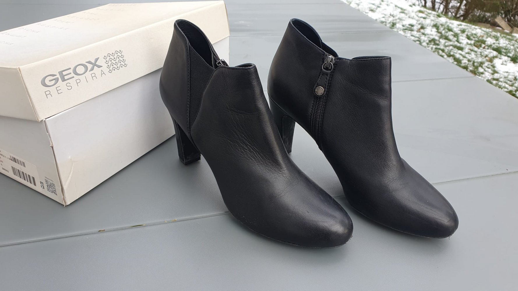 schwarze Lederstiefeletten von Geox 