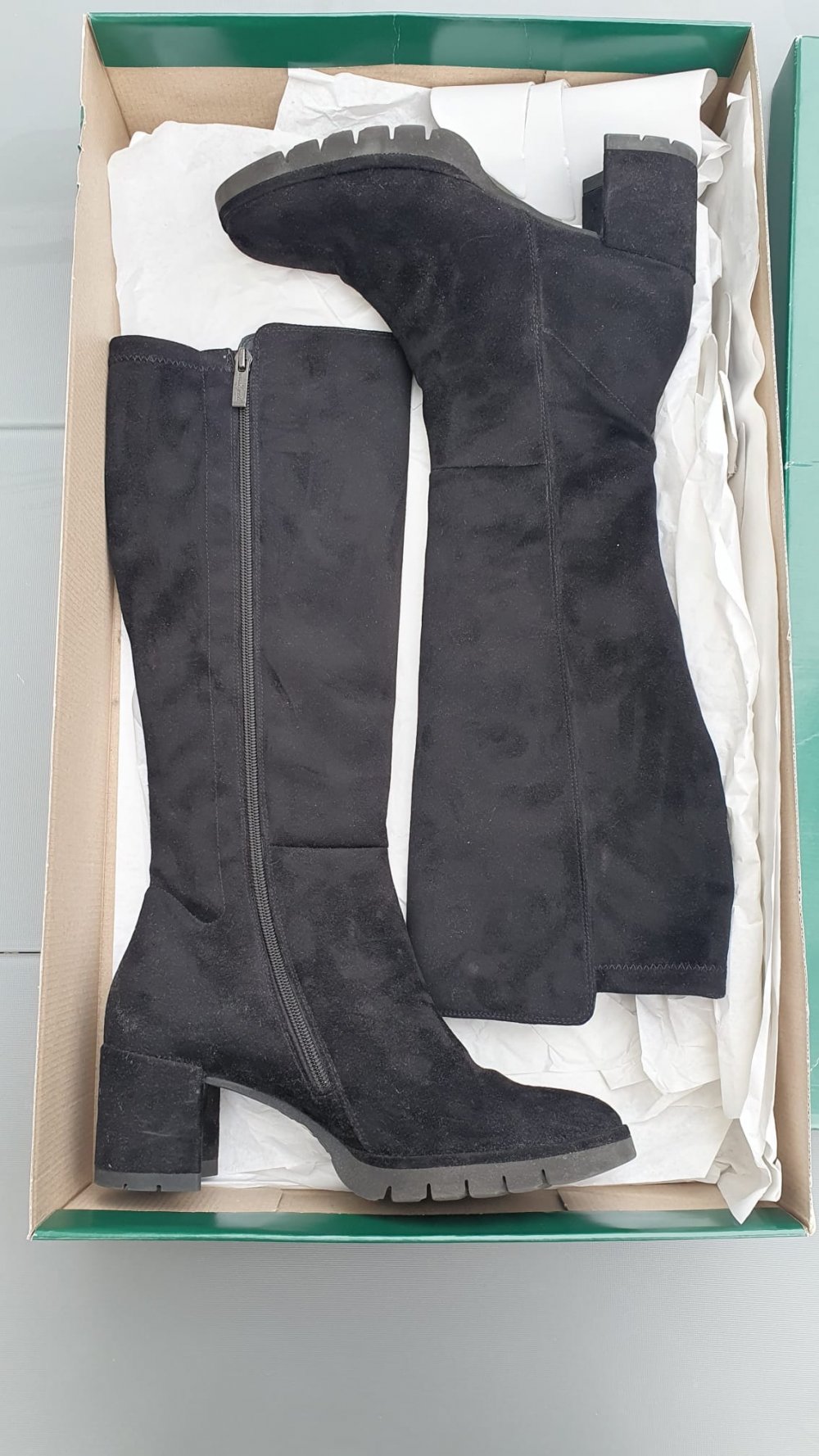 Schwarze Verloursleder Stiefel von Paul Green 