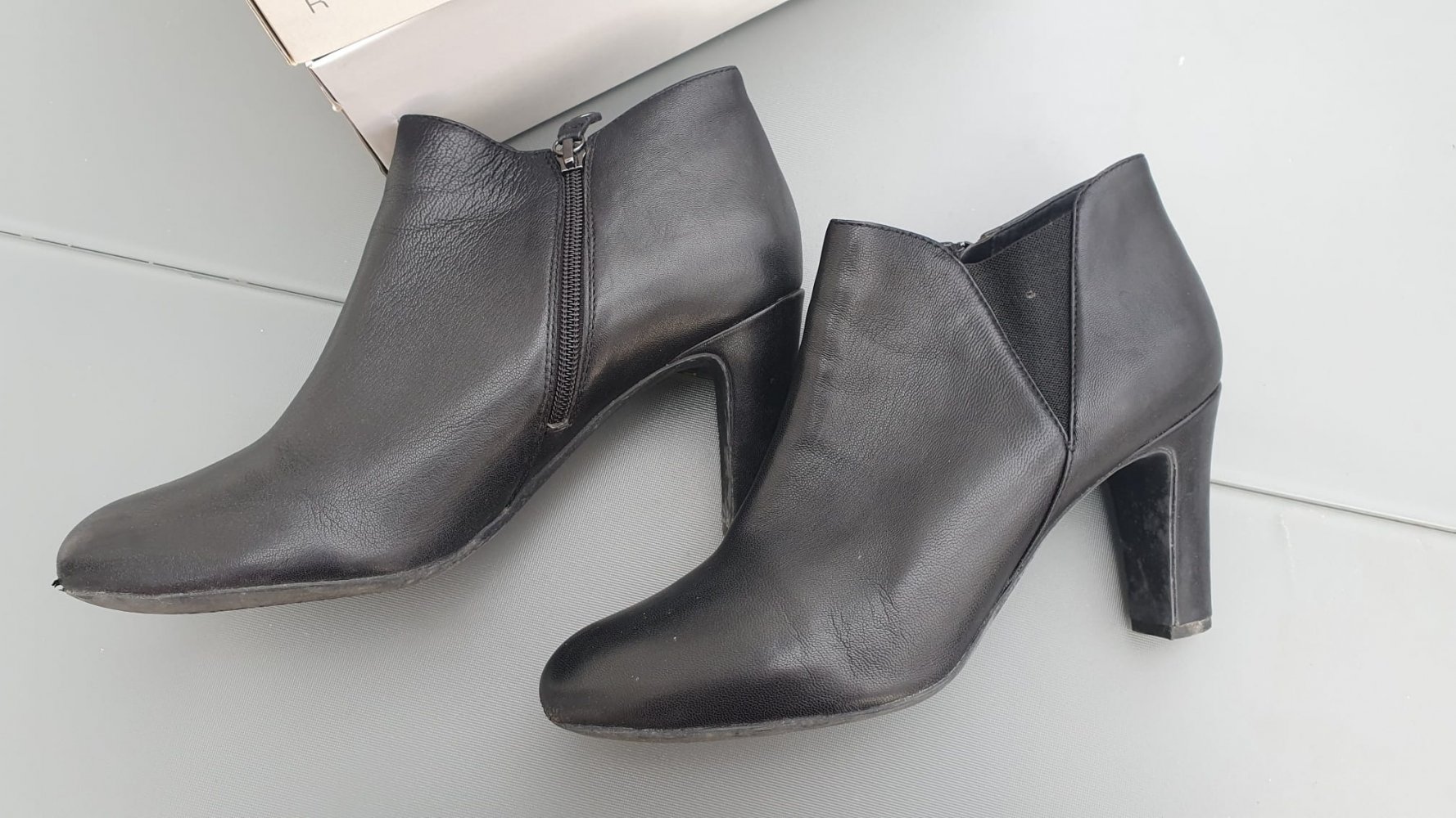 schwarze Lederstiefeletten von Geox 