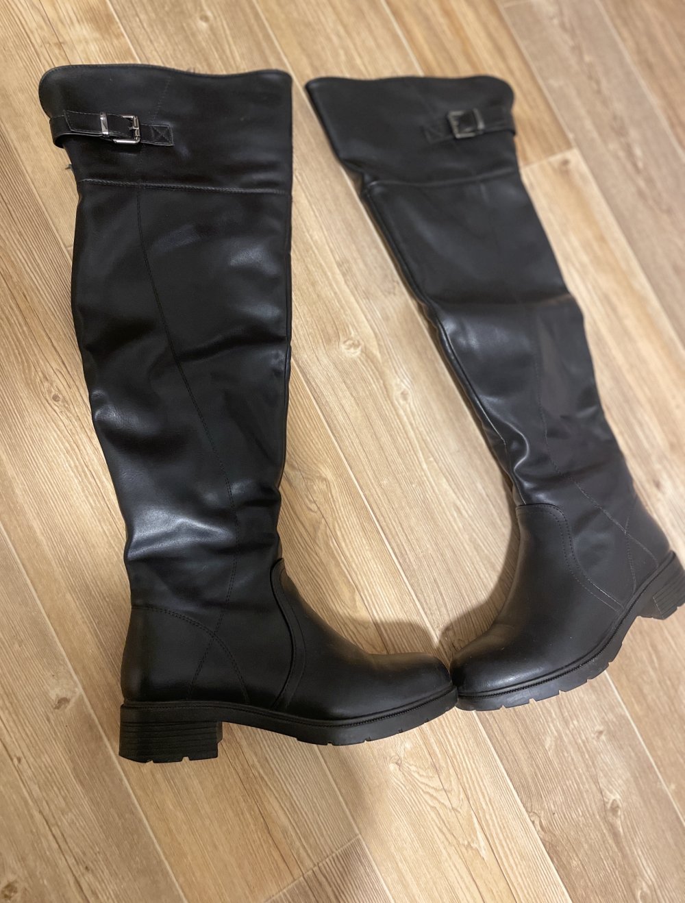 Damen Stiefel knielang, sehr guter Zustand.