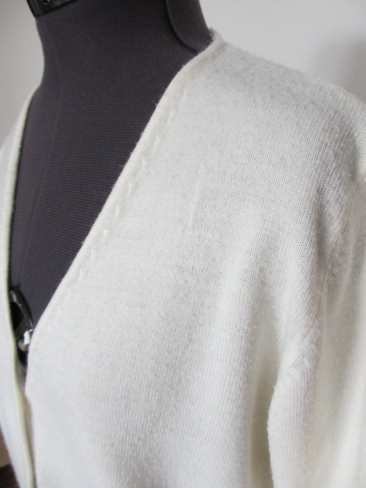 Sasson Strickjacke / Strick mit Knöpfen, weiß - Gr. S / 36