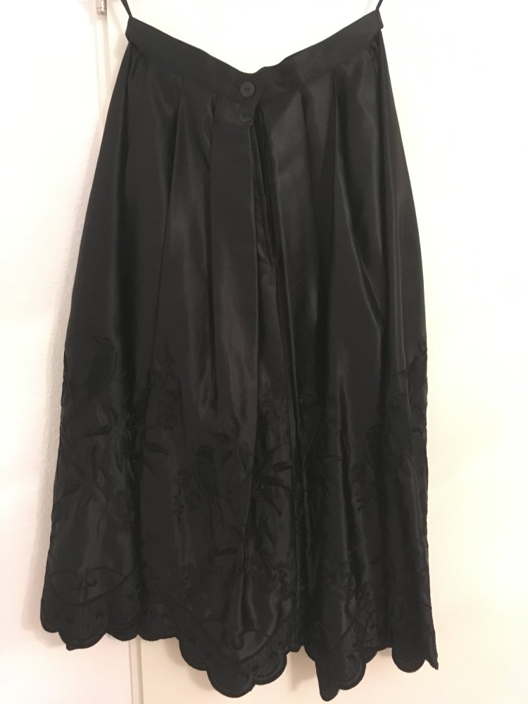 NEU - Schwarzer Rock mit Stickereien / Maxirock, elegant schwarz - Gr. 38 / M