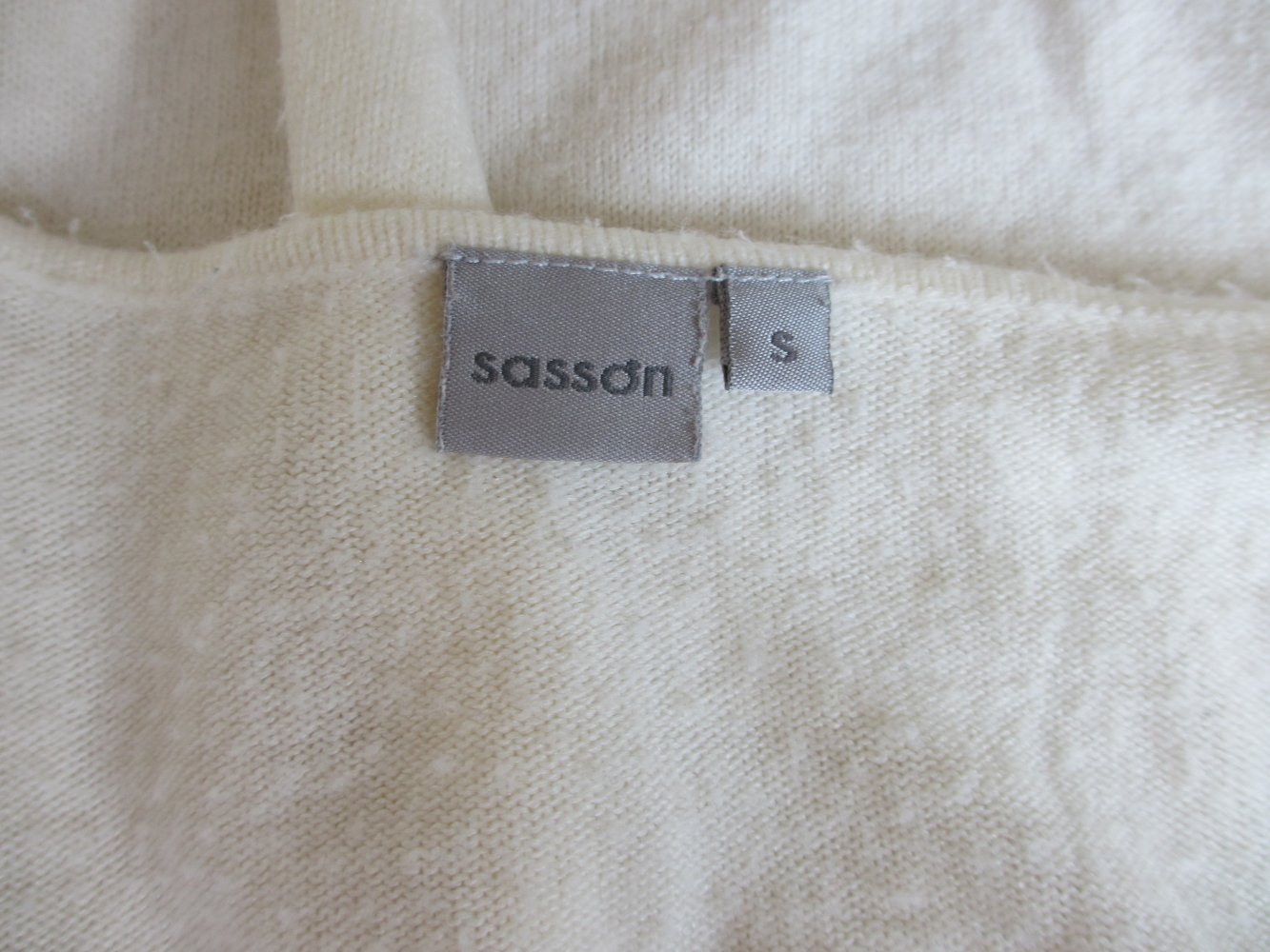 Sasson Strickjacke / Strick mit Knöpfen, weiß - Gr. S / 36