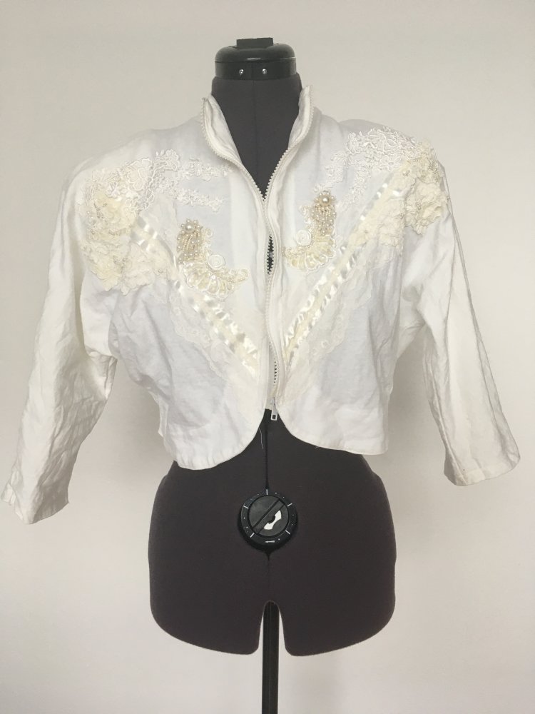 Vintage Bolero / Bomberjacke mit Reißverschluss, Spitze, Perlen und Applikationen, weiß - Gr. S / 36, 100 % Baumwolle