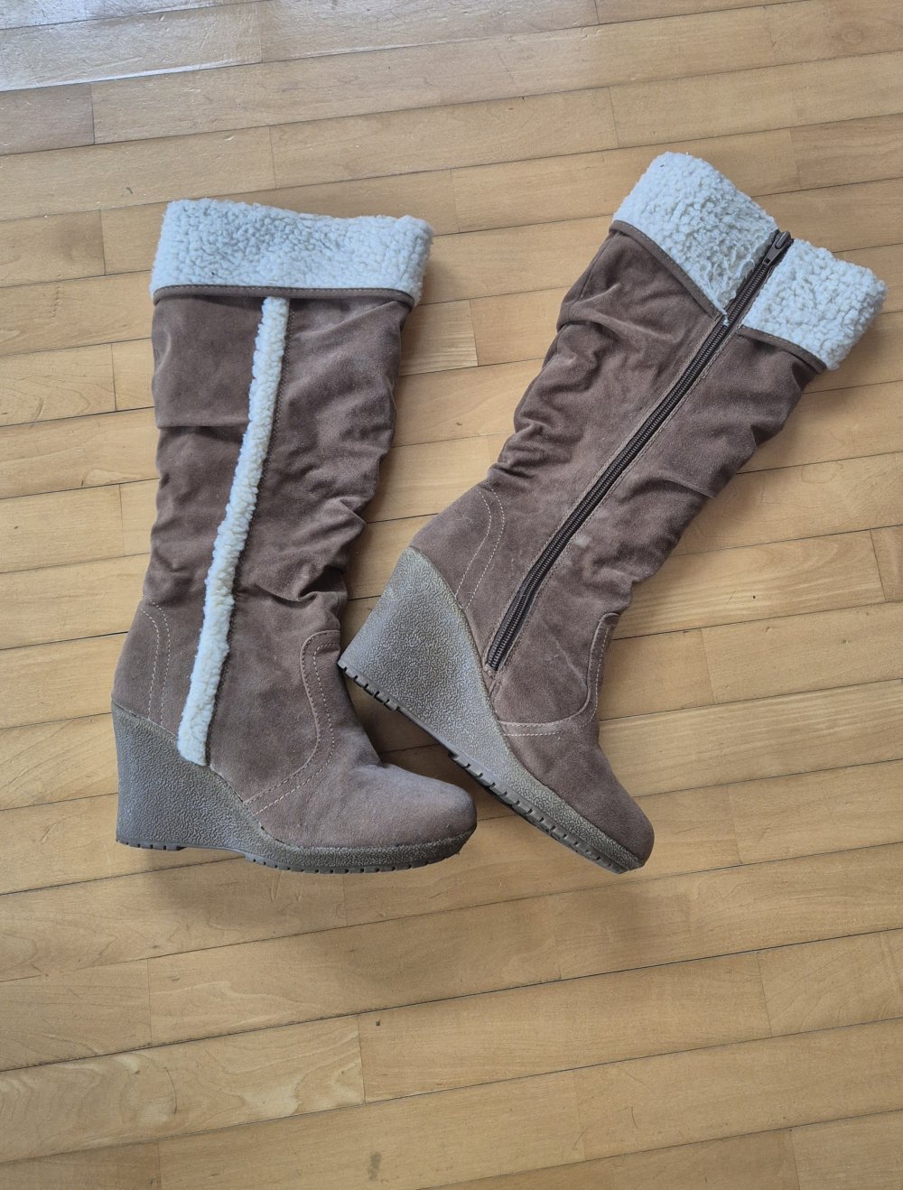 Stiefel mit Keilabsatz