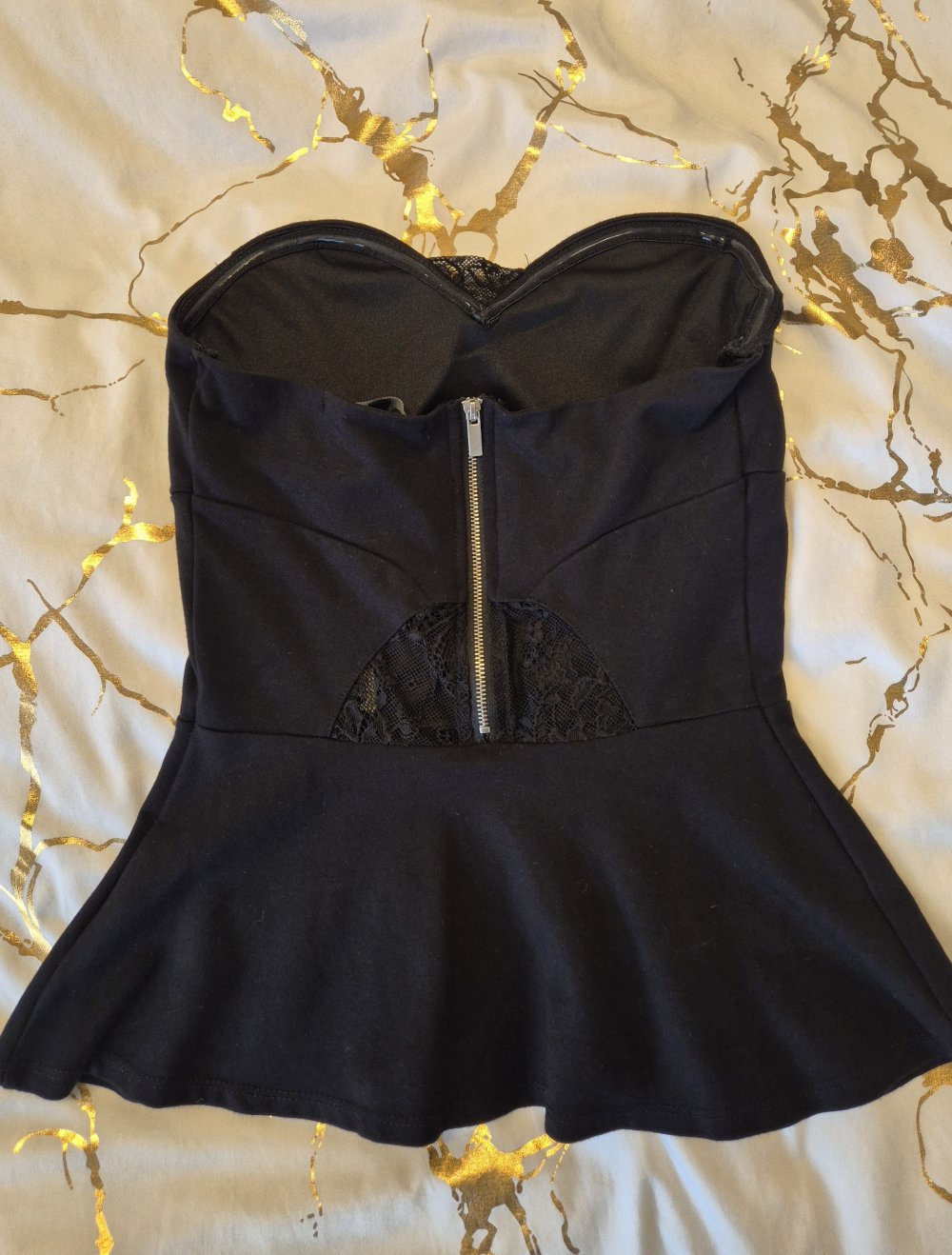 trägerloses Top