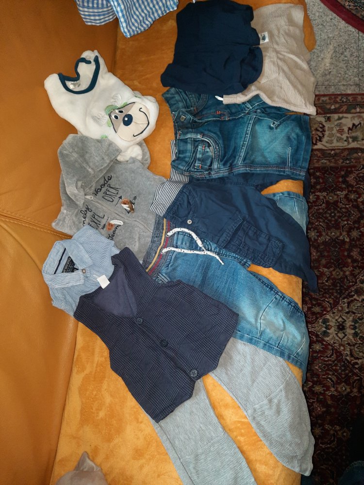 Baby / Kinderbekleidung Gr. 86 /92, eher für Buben - aus WIEN
