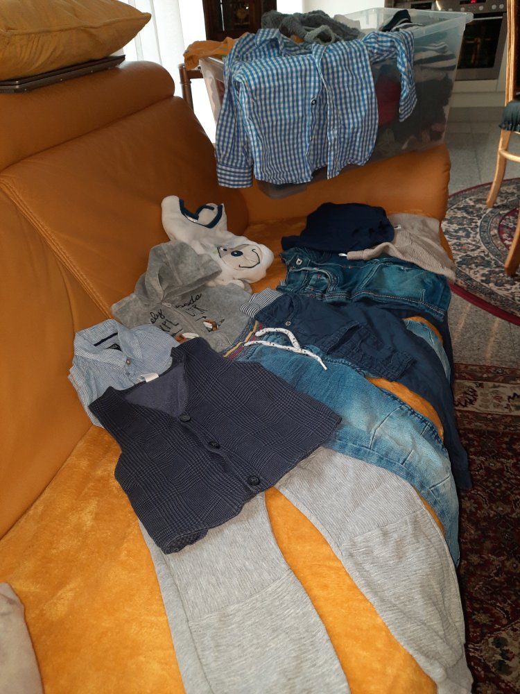 Baby / Kinderbekleidung Gr. 86 /92, eher für Buben - aus WIEN