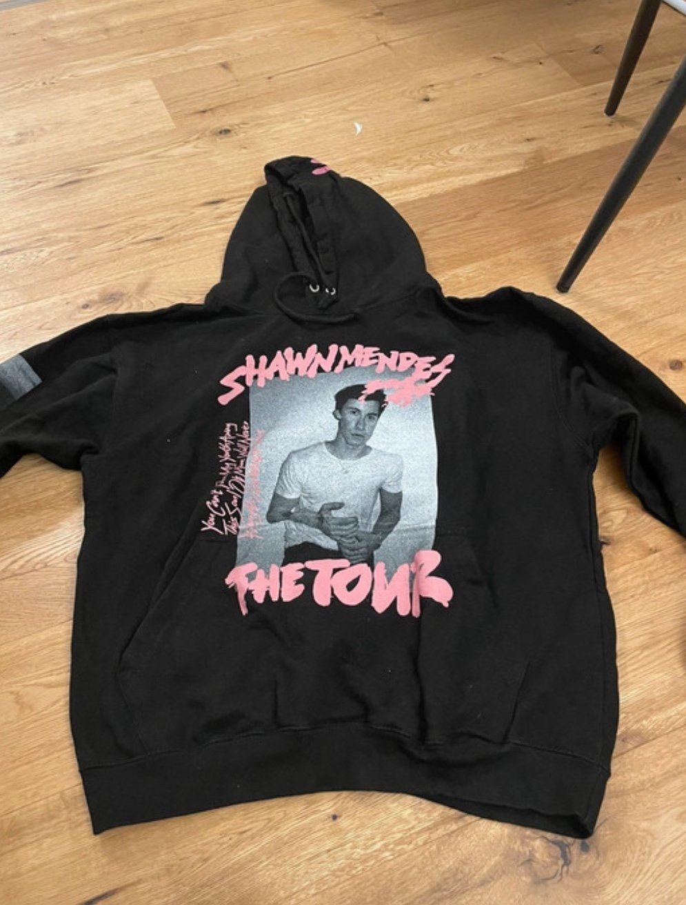 Fan Pullover