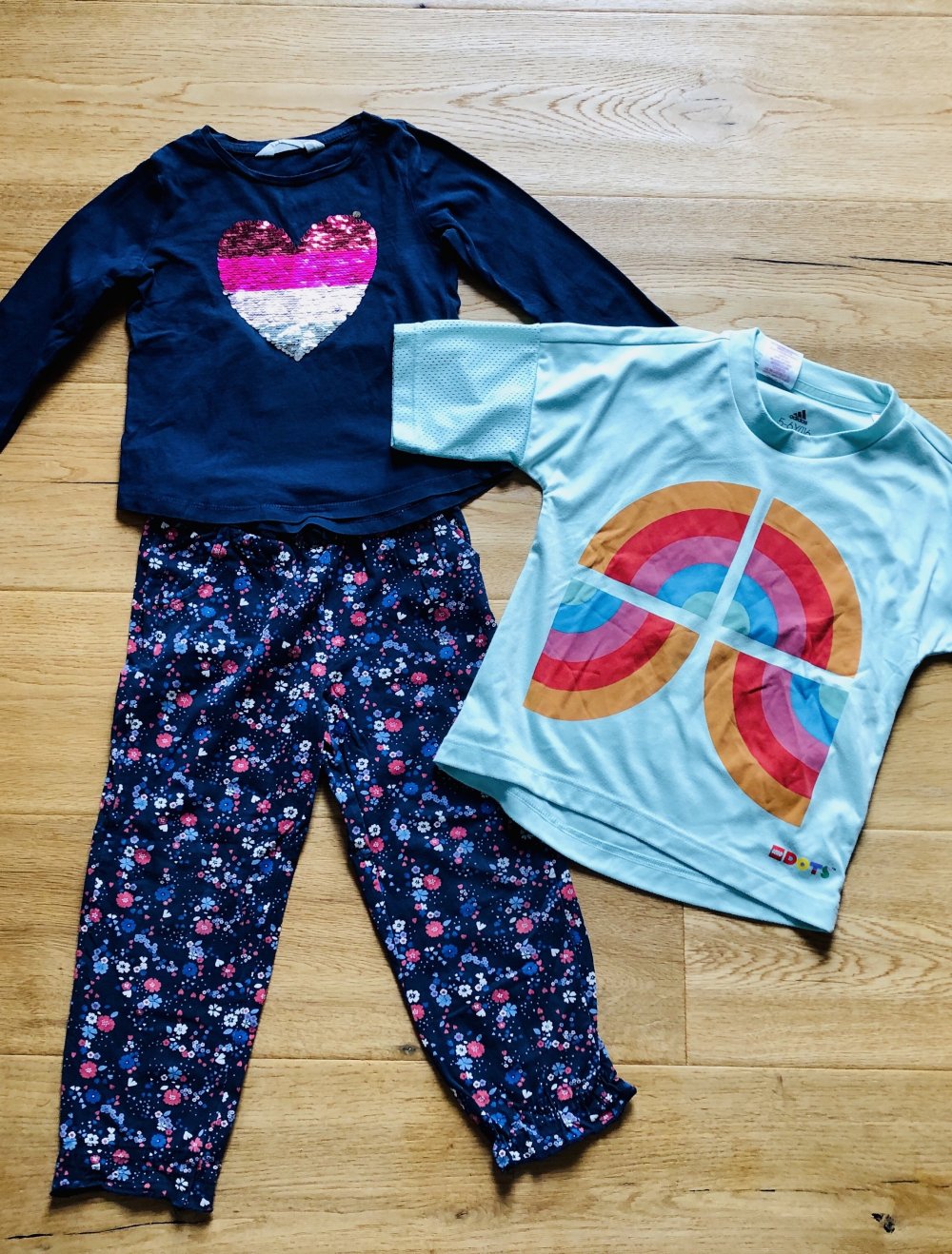 Kleiderset Größe 116 incl. adidas T-Shirt
