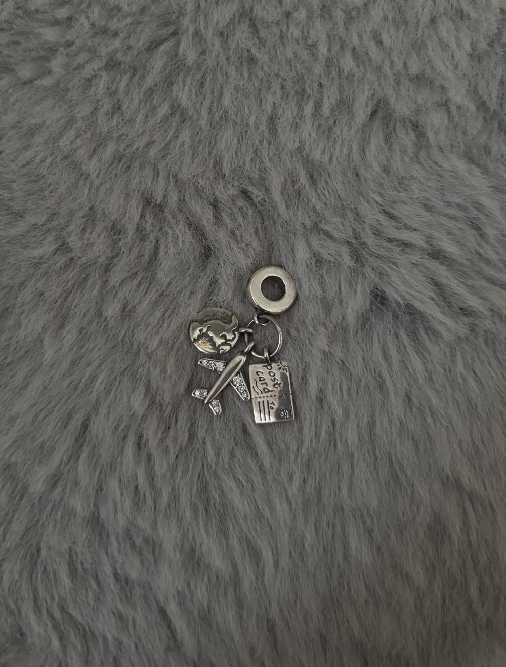 Reise charm