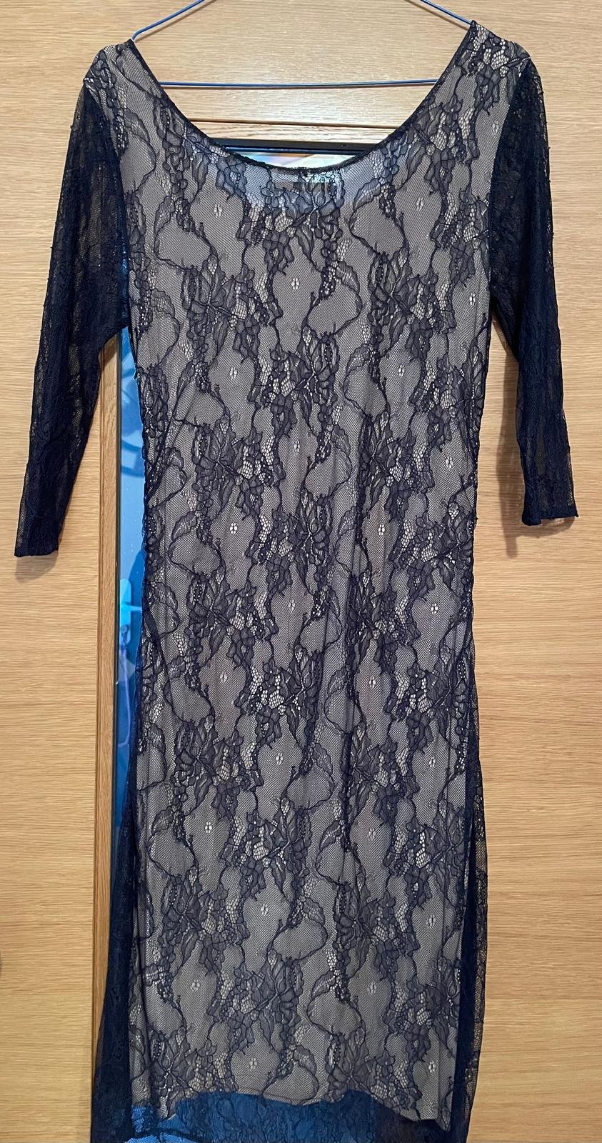 blaues mittellanges Kleid mit Spitze