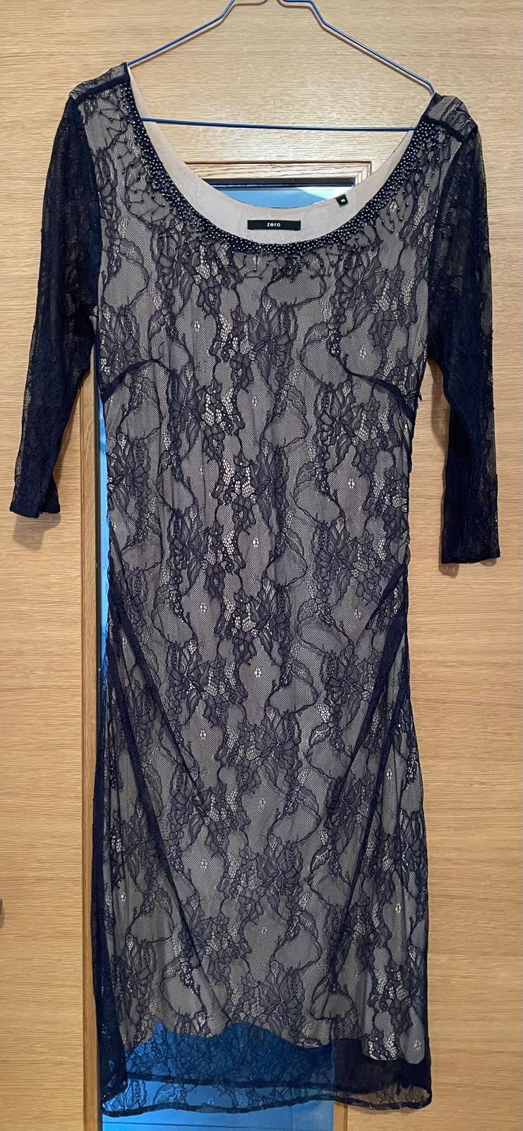 blaues mittellanges Kleid mit Spitze