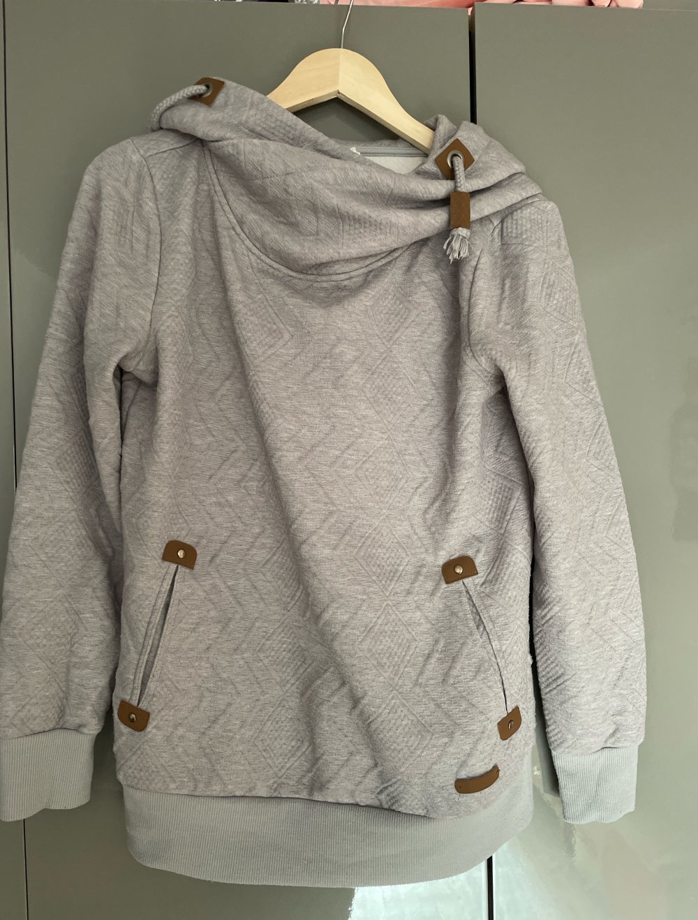 grauer Kapuzenpulli Gr. L