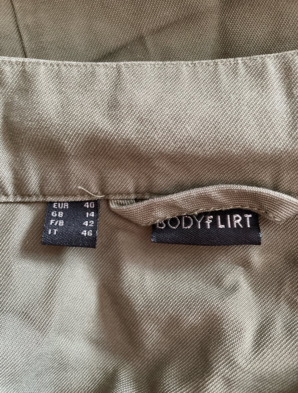 Dünne Jacke Gr. 40