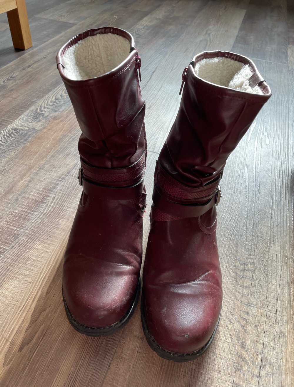 dunkelrote Stiefel Gr. 40