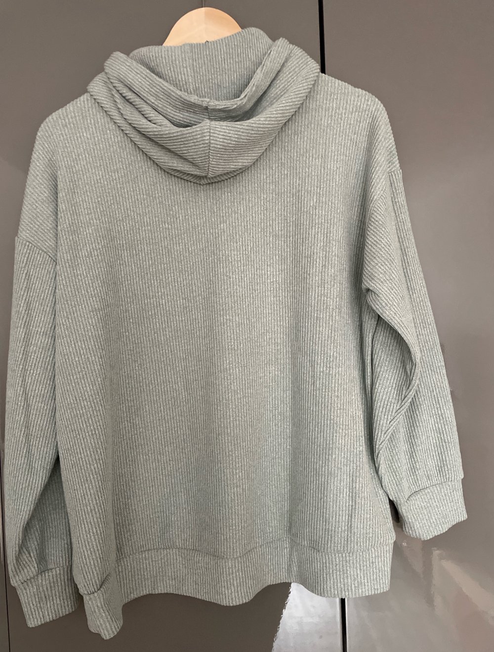 pastellgrüner Kapuzenpulli Gr.L