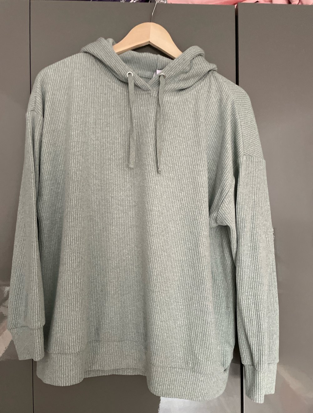 pastellgrüner Kapuzenpulli Gr.L