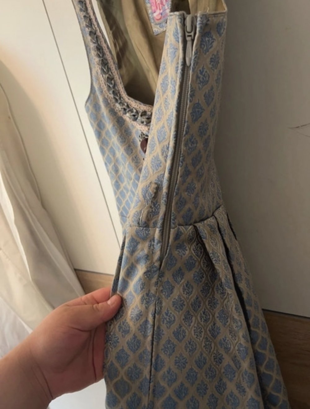 dirndl