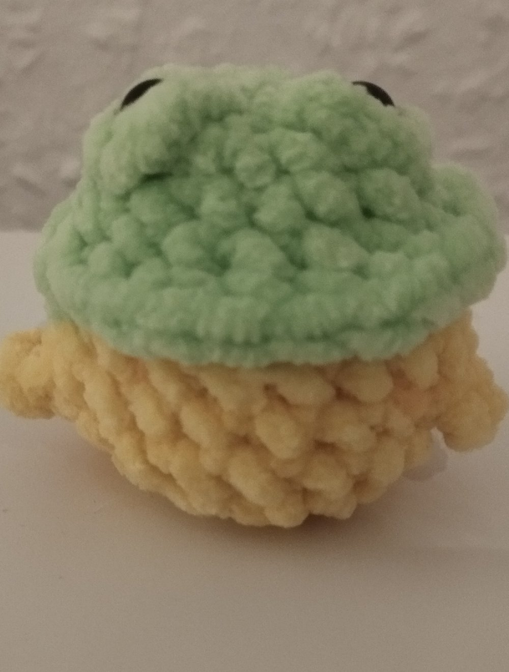 Chubby Duck frog hat Ente mit Frosch Hut gehäkelt selfmade Amigurumi