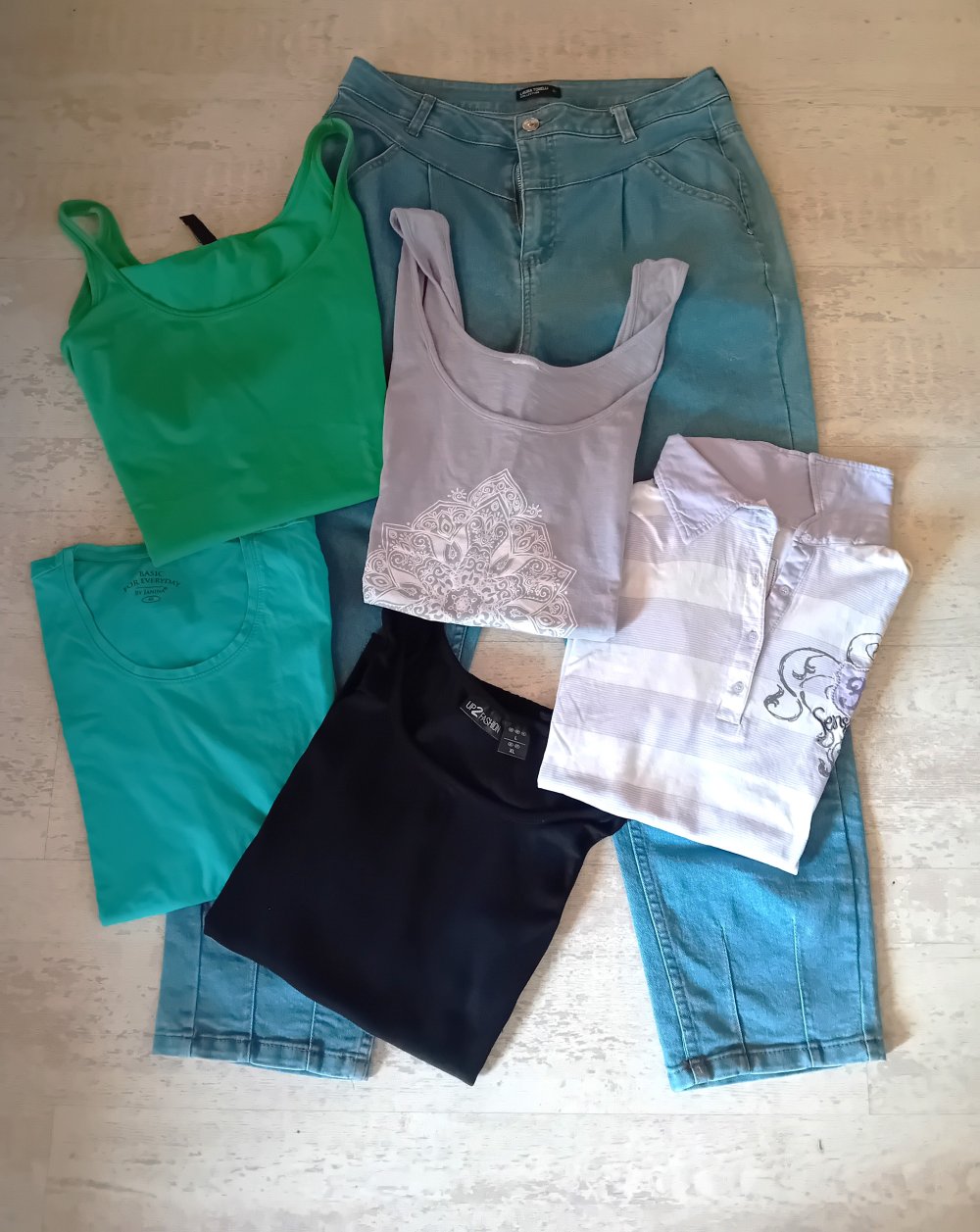 20 Teile Bekleidungs Paket Gr. L 40/42 Shirts Hosen usw.