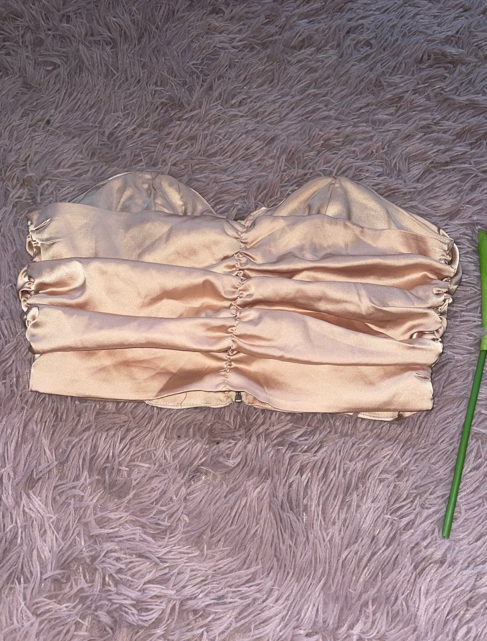 Top mit Rüschen, rosegold?