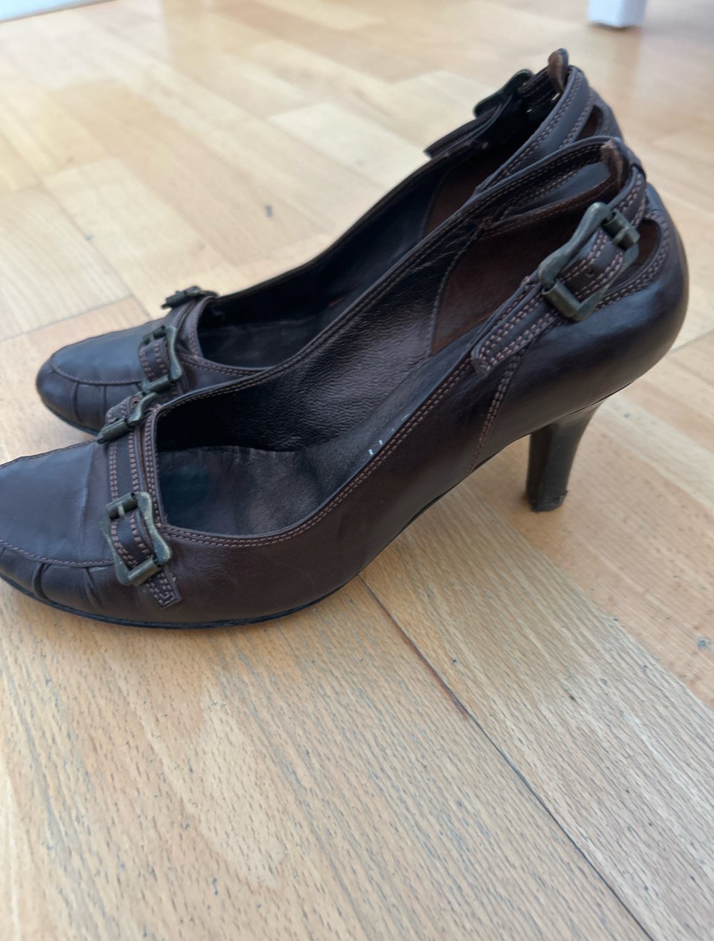 braune Pumps