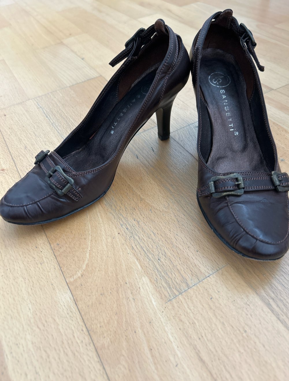 braune Pumps