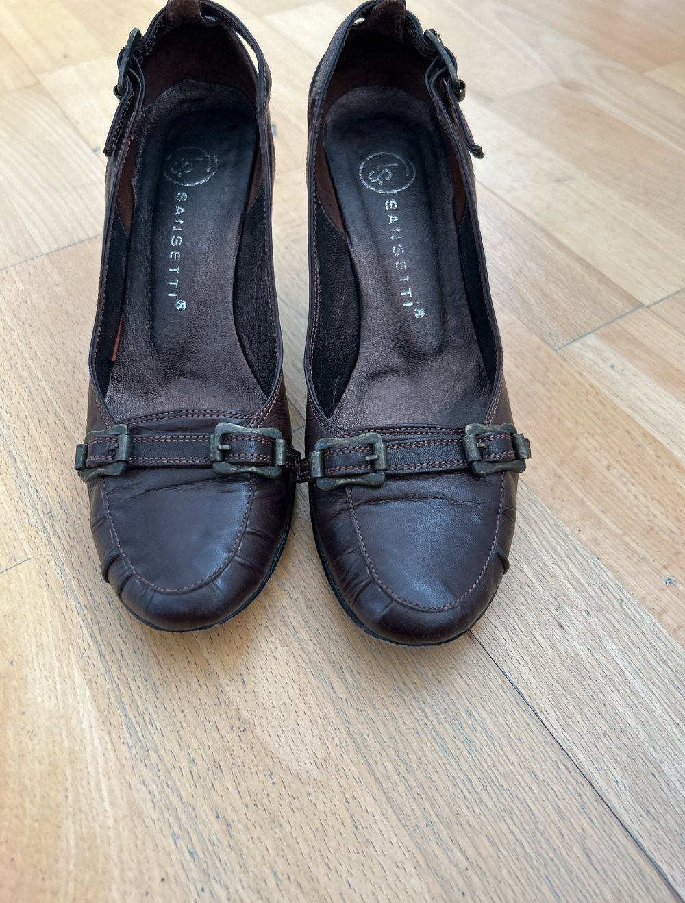braune Pumps