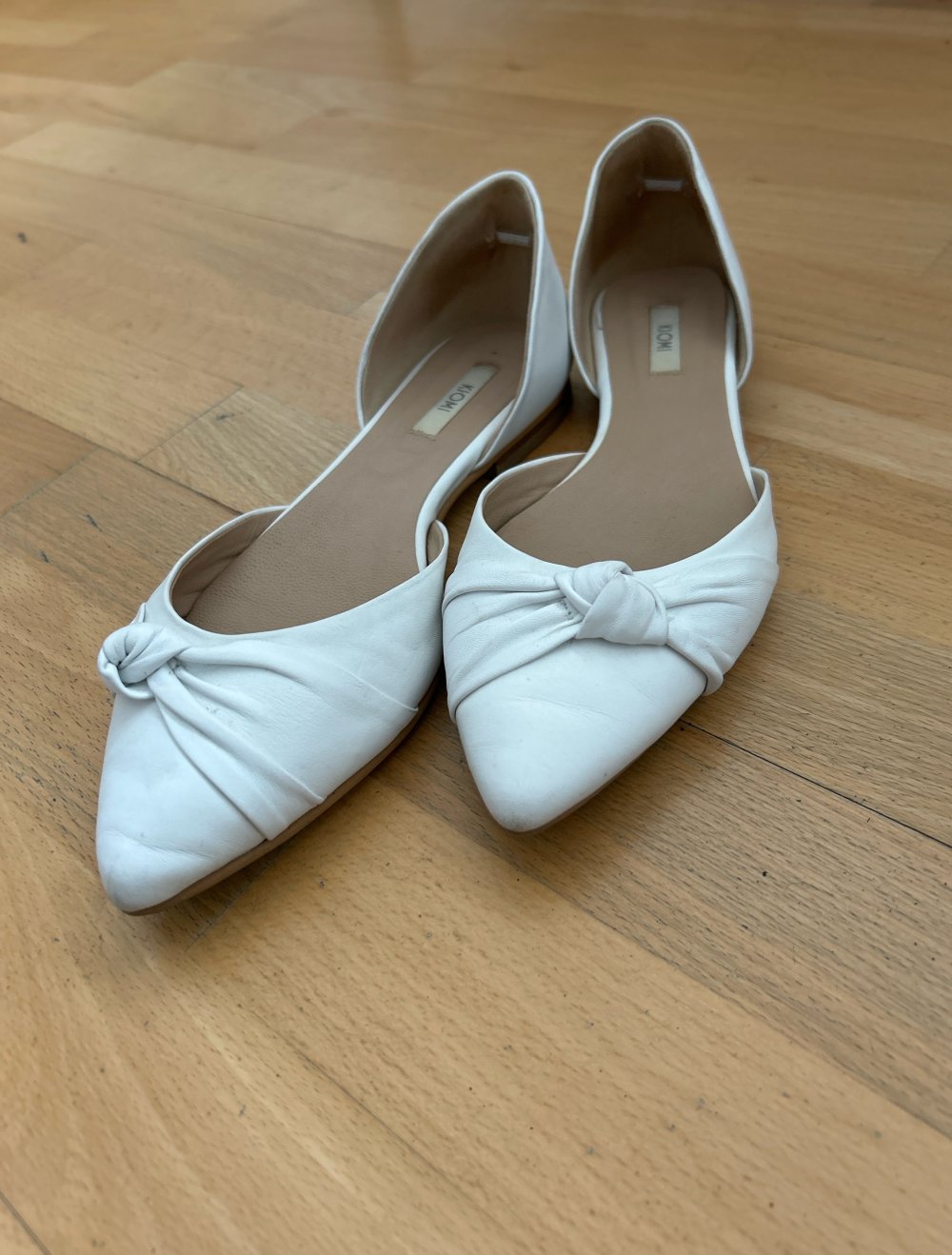 weiße Ballerinas aus Leder