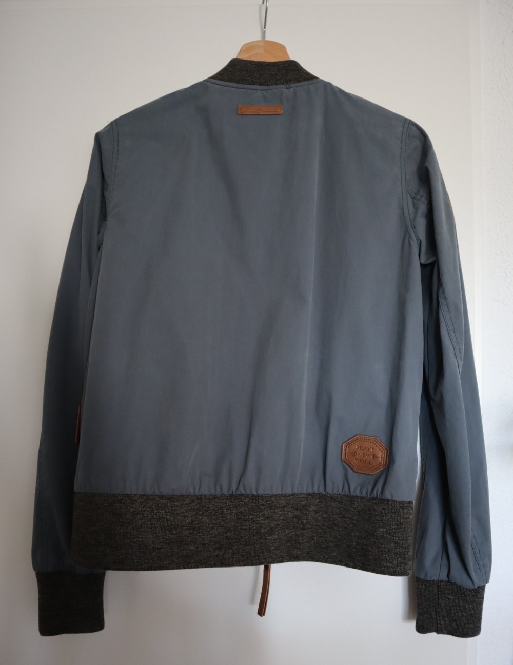 NAKETANO Jacke in Taubenblau