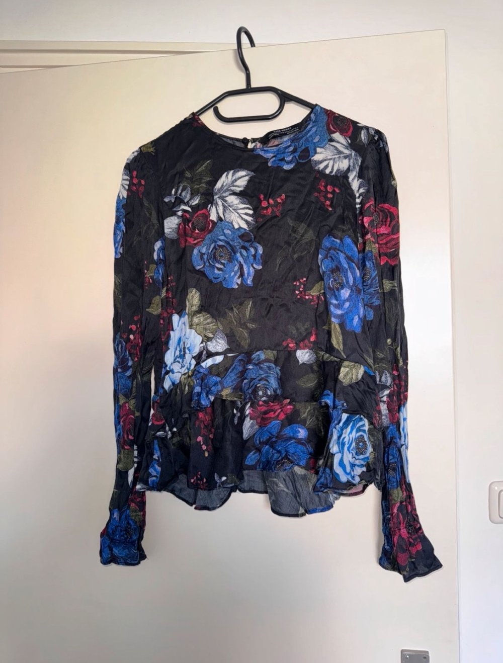 Zara Bluse mit Blumenmuster – romantisch & elegant (Gr. S)