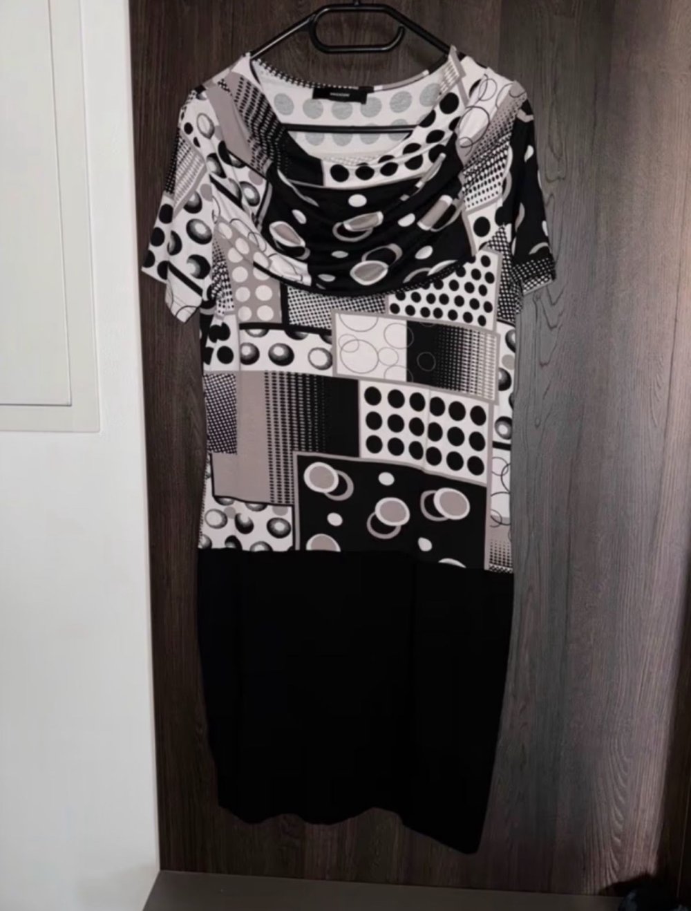 Elegantes Kleid von Navigazone – Größe 38 – Top Zustand!