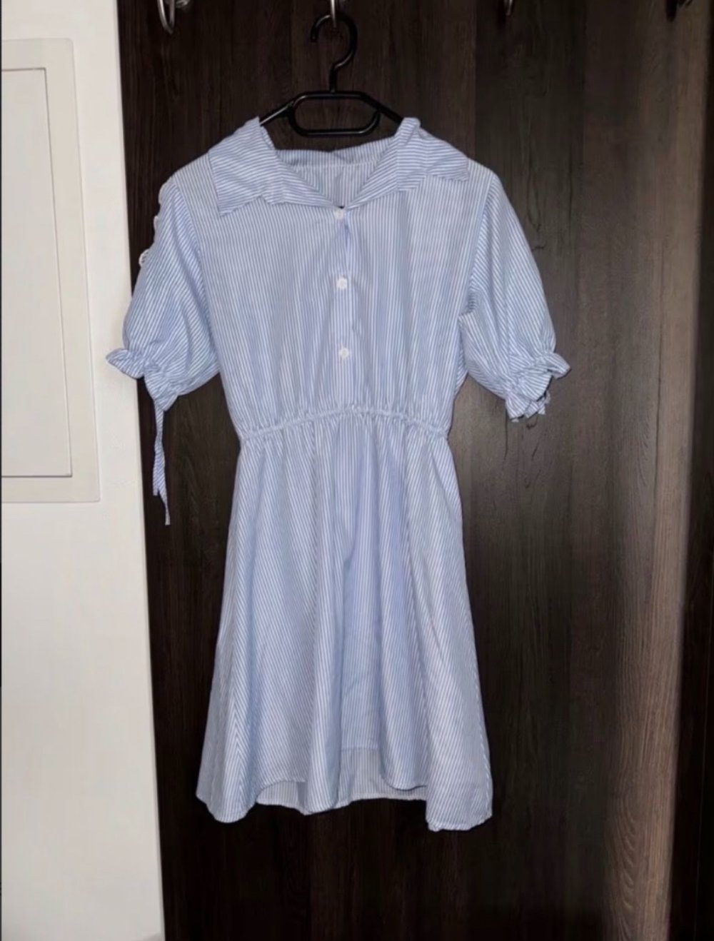 Gestreiftes Sommerkleid mit Schleifenärmeln – Gr. M