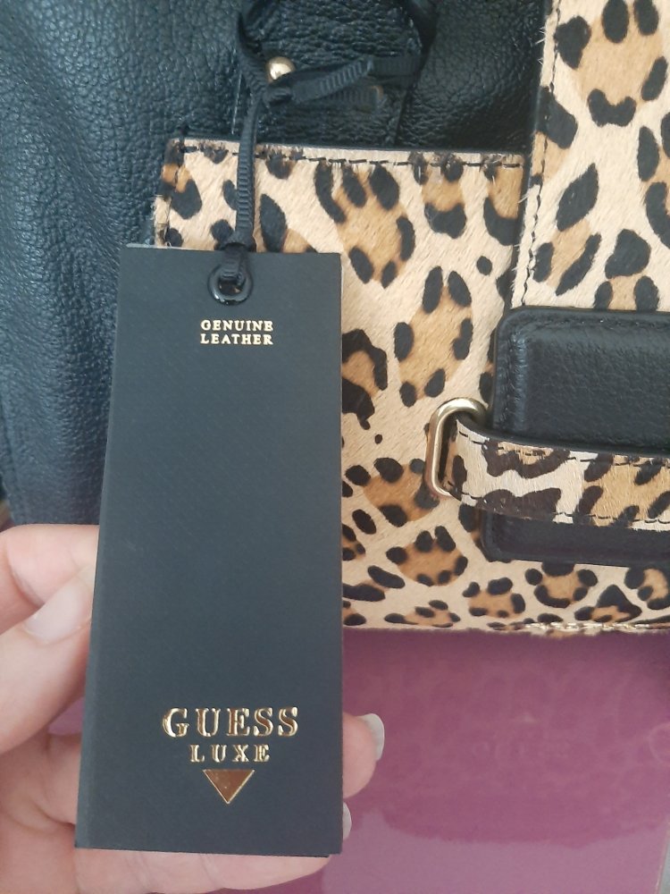 GUESS Echtleder Handtasche Leo aus der Luxury Kollektion Neu mit Etikett