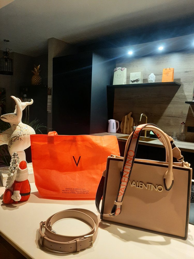 VALENTINO Handtasche Umhängetasche Neuwertig 