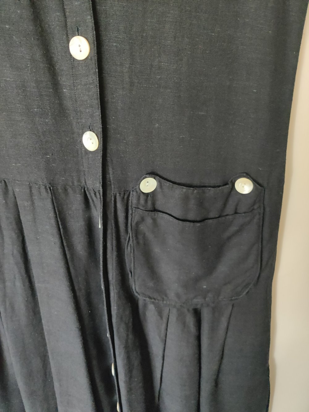 Lässiges Sommerkleid mit interessanten Details