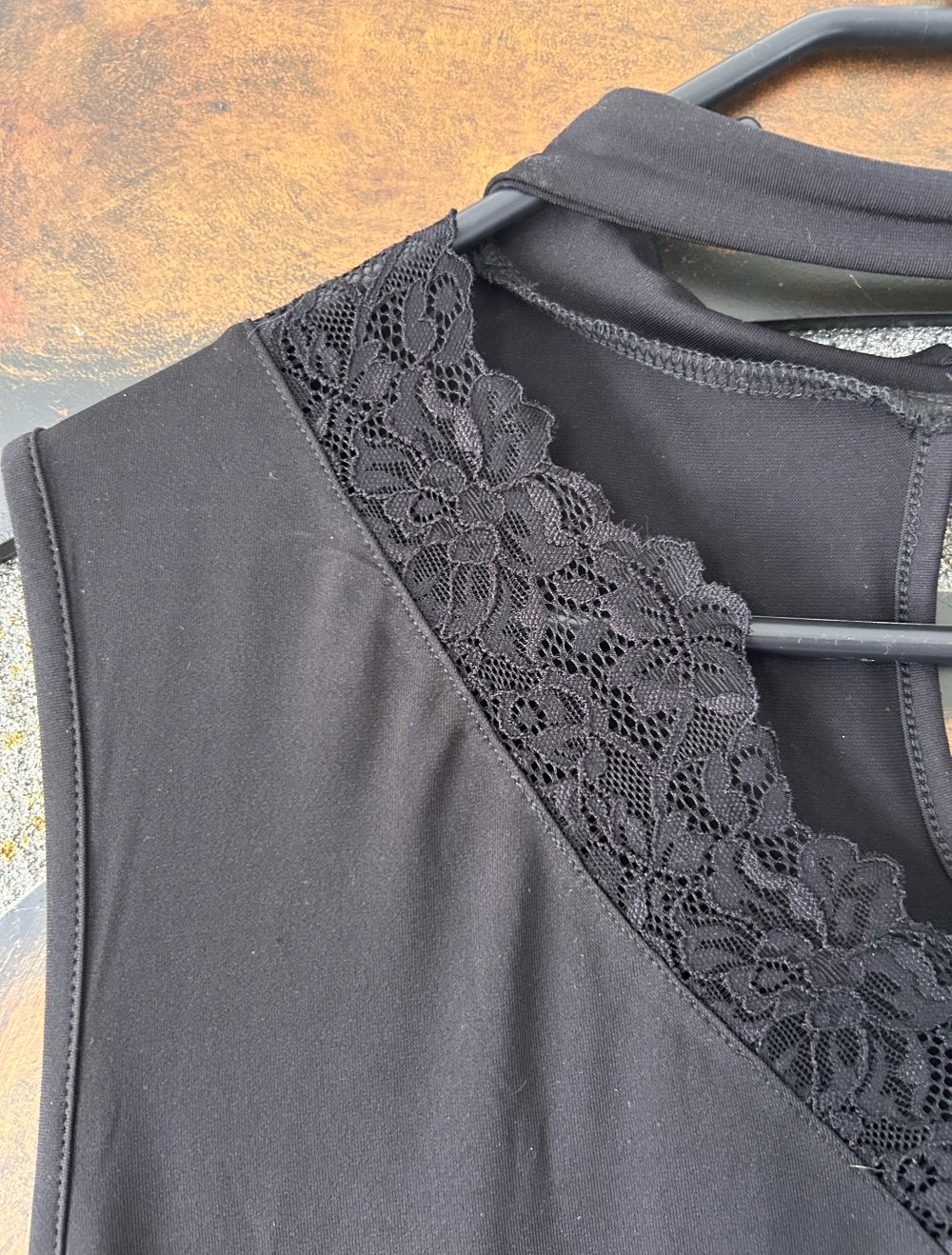 Elegantes schwarzes Spitzentop