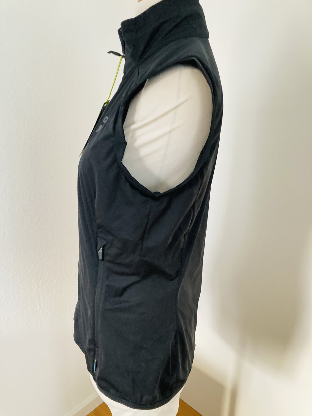 Meru Weste Softshell GR M schwarz statt 100 eur