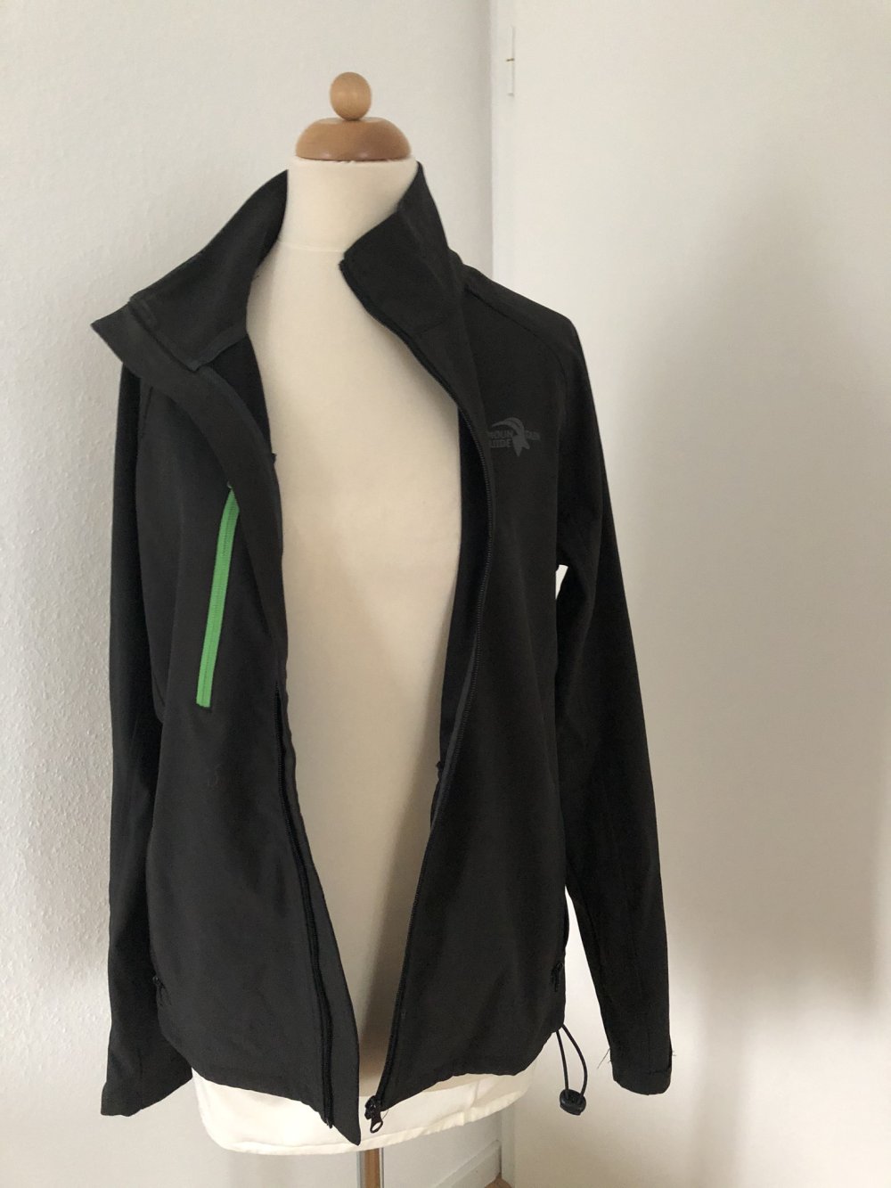 Jacke Windbreaker Gr S schwarz von Mountain Guide