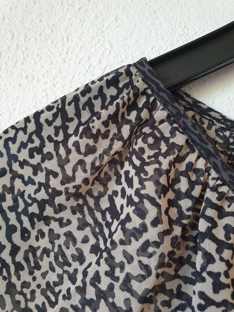 Luftige Bluse beige schwarz braun grau gemustert