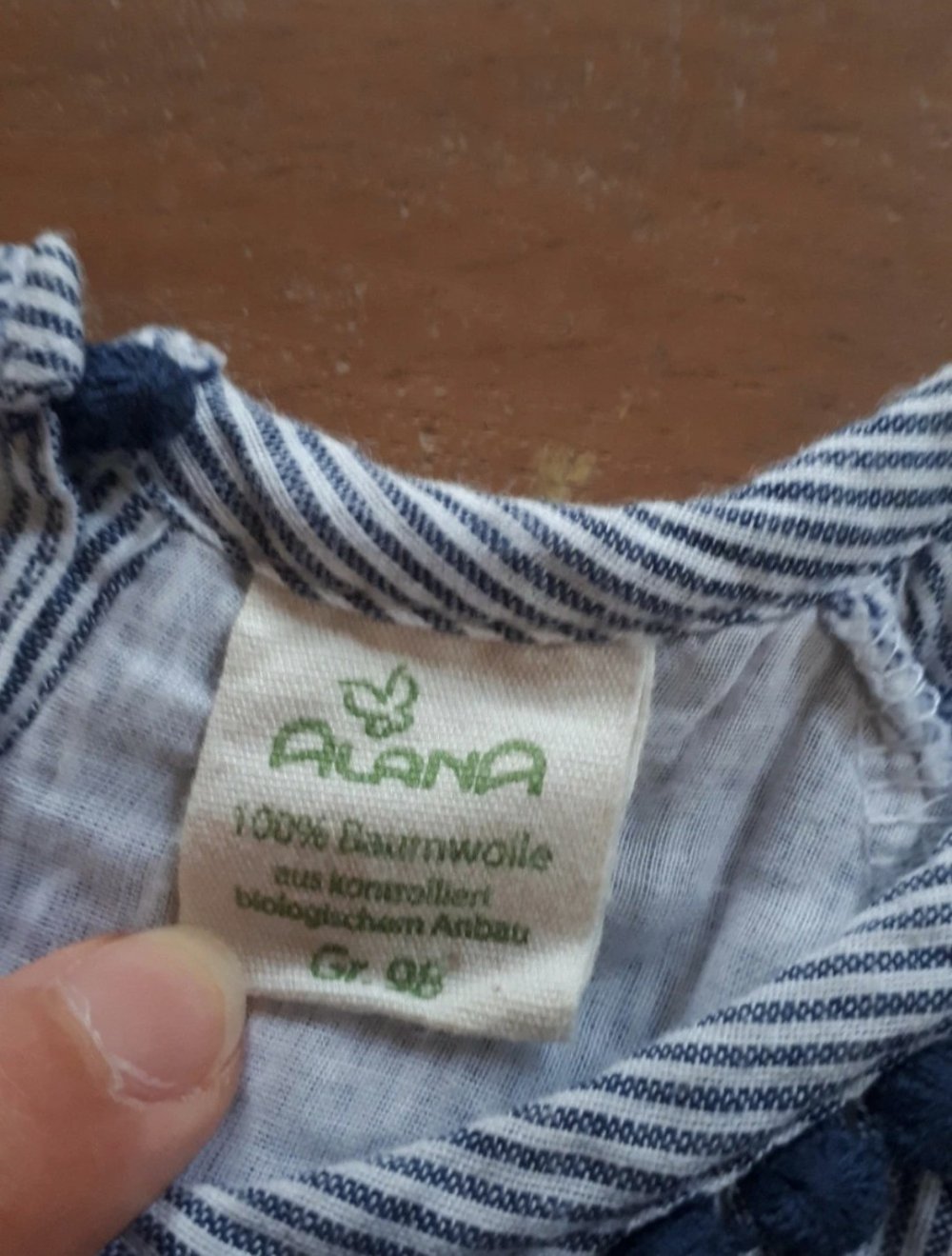 Kurzes gestreiftes Sommerkleid von Alana