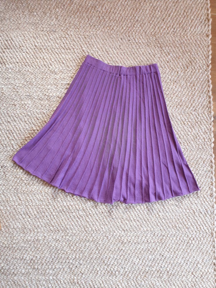 Lila Faltenrock Strickmuster XS vintage look